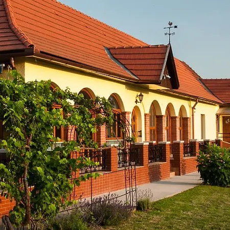 Villa Teleki Πανσιόν 3*