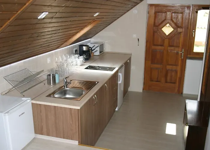 Villa Teleki בית הארחה