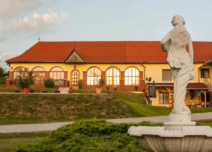 Villa Teleki בית הארחה