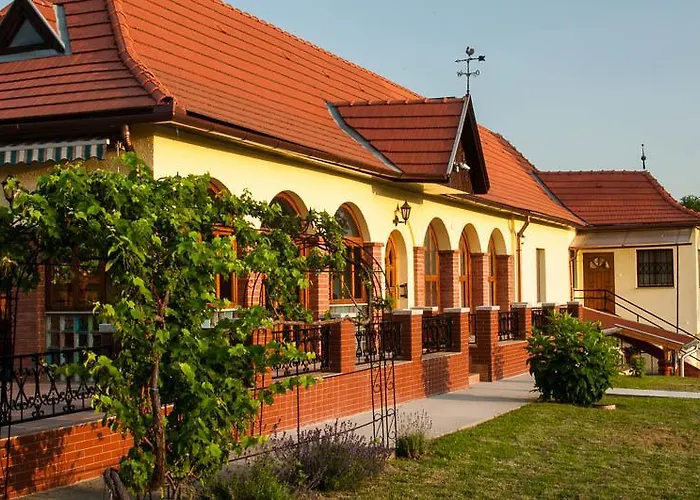 Villa Teleki Guest house 3*