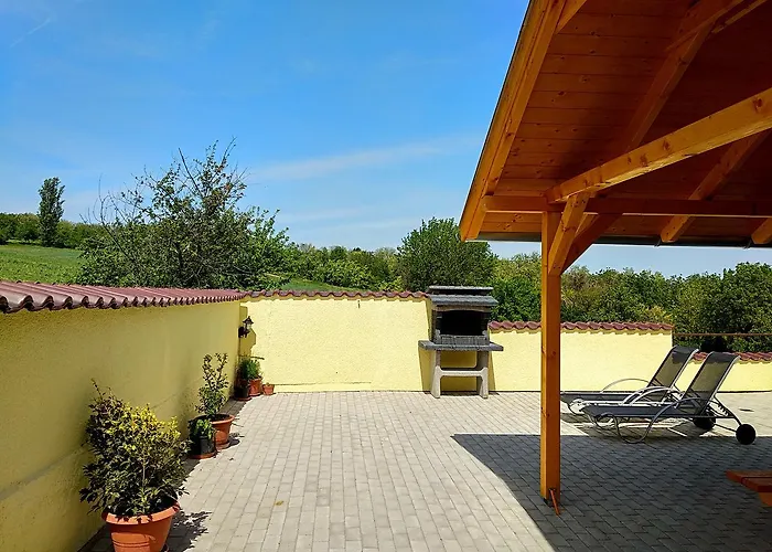 Villa Teleki בית הארחה