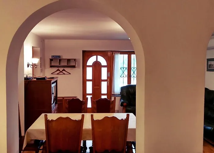 Villa Teleki בית הארחה