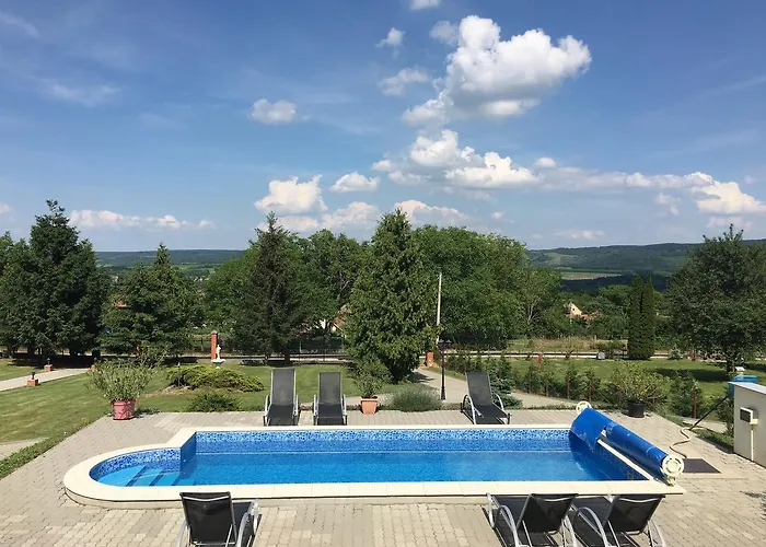 Villa Teleki בית הארחה